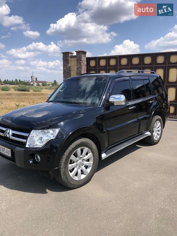 Позашляховик / Кросовер Mitsubishi Pajero Wagon 2010 в Новому Бузі