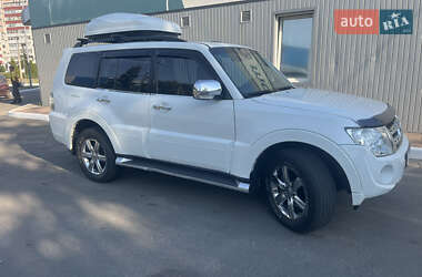 Mitsubishi Pajero Wagon 2013