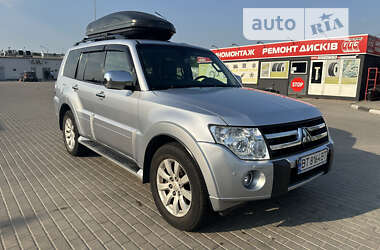 Внедорожник / Кроссовер Mitsubishi Pajero Wagon 2010 в Киеве