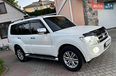 Mitsubishi Pajero Wagon 2012