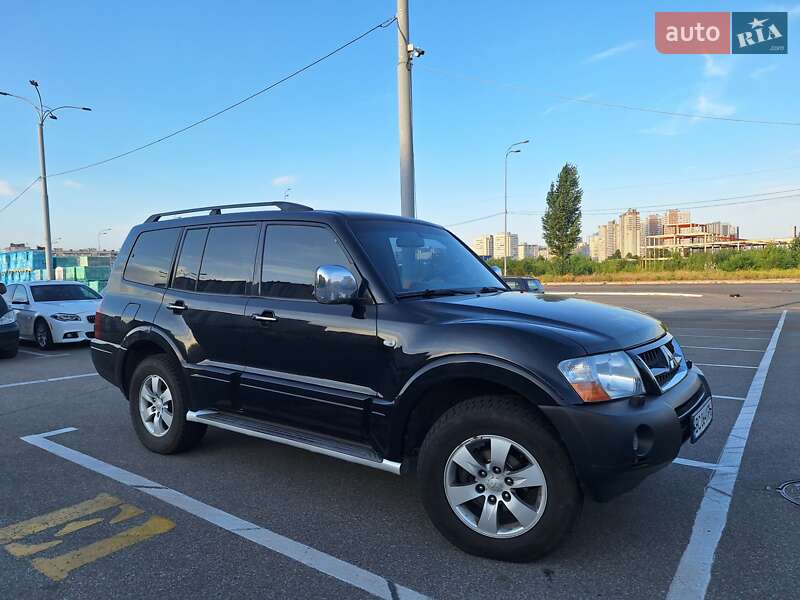 Позашляховик / Кросовер Mitsubishi Pajero Wagon 2004 в Києві