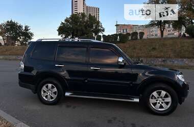 Внедорожник / Кроссовер Mitsubishi Pajero Wagon 2007 в Киеве