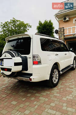 Внедорожник / Кроссовер Mitsubishi Pajero Wagon 2012 в Киеве