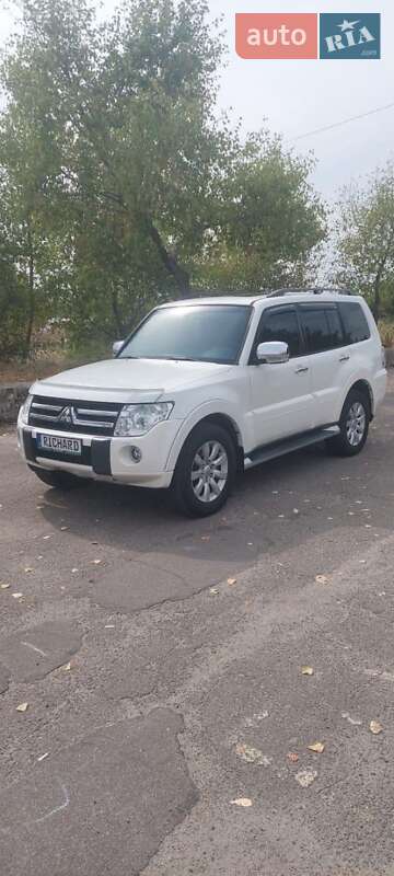 Внедорожник / Кроссовер Mitsubishi Pajero Wagon 2010 в Горишних Плавнях