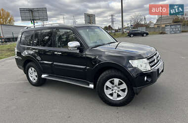 Позашляховик / Кросовер Mitsubishi Pajero Wagon 2009 в Києві