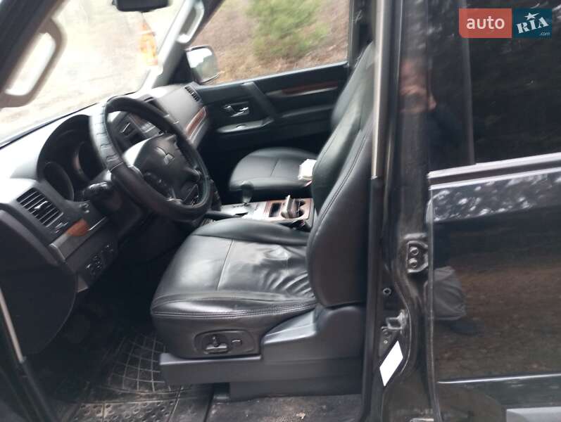Внедорожник / Кроссовер Mitsubishi Pajero Wagon 2008 в Вараше фото 7 Внедорожник / Кроссовер Mitsubishi Pajero Wagon 2008 в Вараше