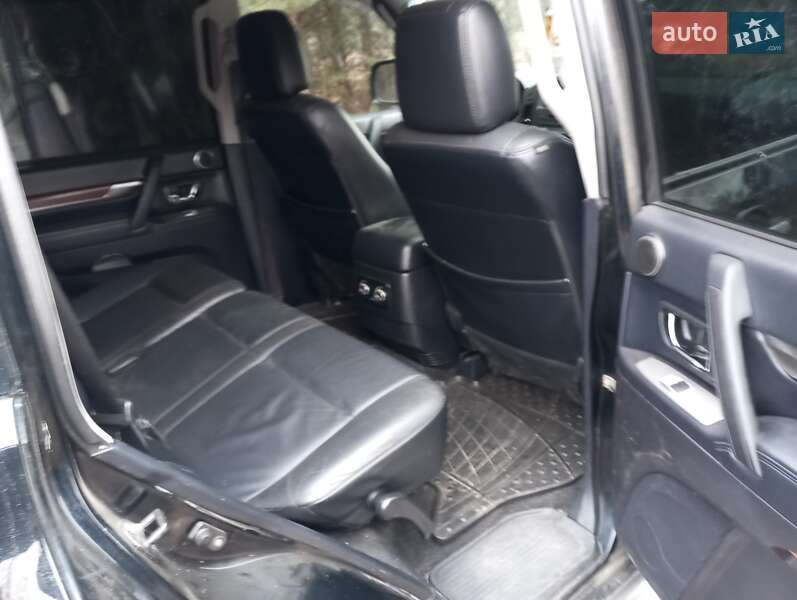 Внедорожник / Кроссовер Mitsubishi Pajero Wagon 2008 в Вараше фото 10 Внедорожник / Кроссовер Mitsubishi Pajero Wagon 2008 в Вараше