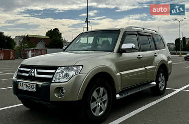 Позашляховик / Кросовер Mitsubishi Pajero Wagon 2008 в Києві