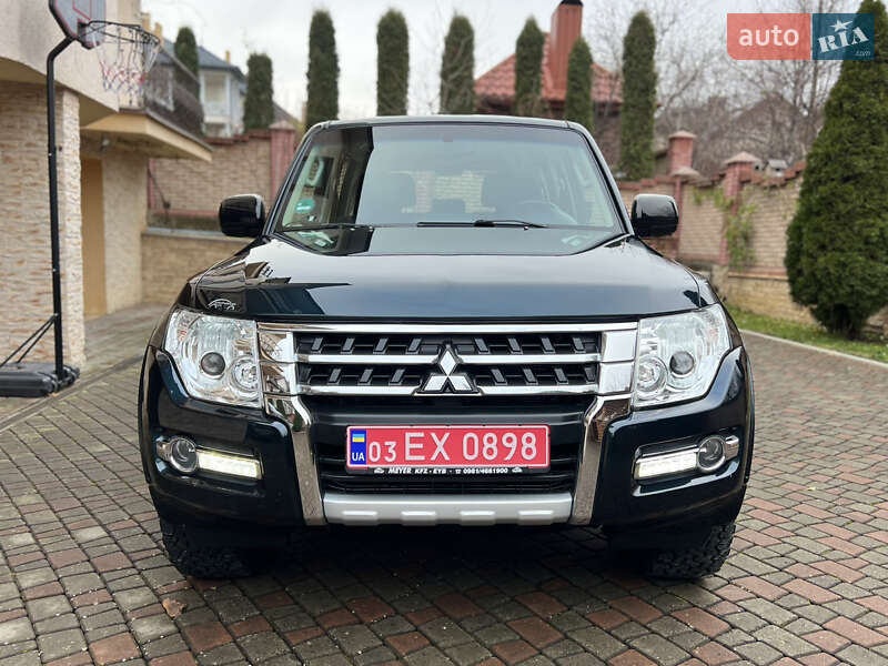 Позашляховик / Кросовер Mitsubishi Pajero Wagon 2017 в Чернівцях