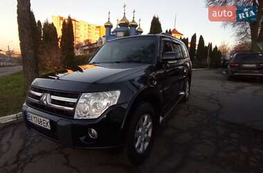 Mitsubishi Pajero Wagon 2011