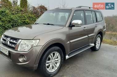 Mitsubishi Pajero Wagon 2013