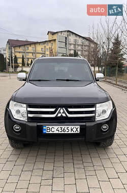 Mitsubishi Pajero Wagon 2011