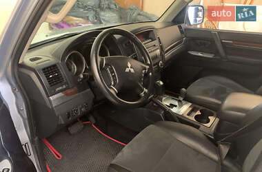 Внедорожник / Кроссовер Mitsubishi Pajero Wagon 2013 в 
