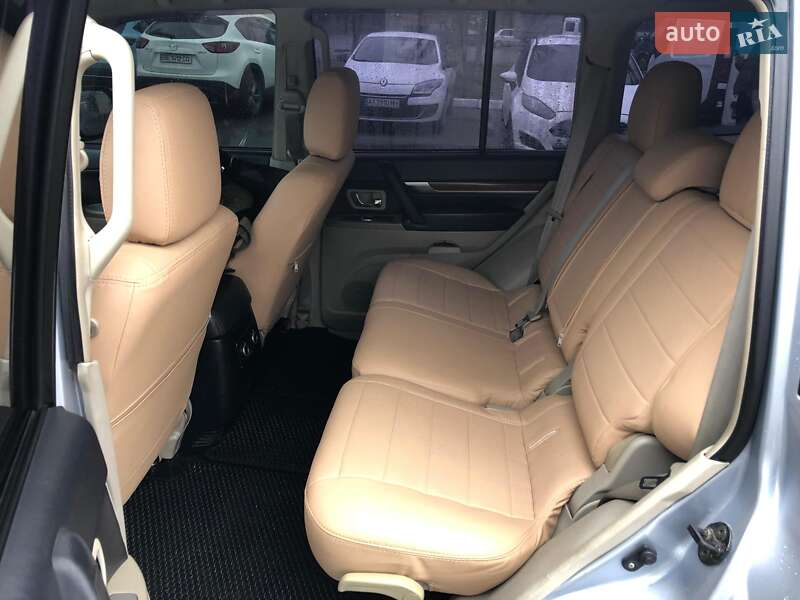 Позашляховик / Кросовер Mitsubishi Pajero Wagon 2006 в Києві