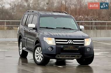 Внедорожник / Кроссовер Mitsubishi Pajero Wagon 2010 в Киеве