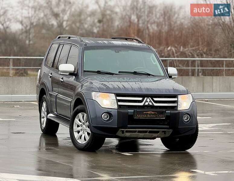 Позашляховик / Кросовер Mitsubishi Pajero Wagon 2010 в Києві