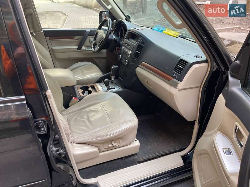 Позашляховик / Кросовер Mitsubishi Pajero Wagon 2008 в Києві фото 16 Позашляховик / Кросовер Mitsubishi Pajero Wagon 2008 в Києві