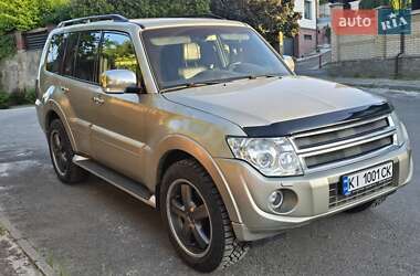 Внедорожник / Кроссовер Mitsubishi Pajero Wagon 2013 в Киеве