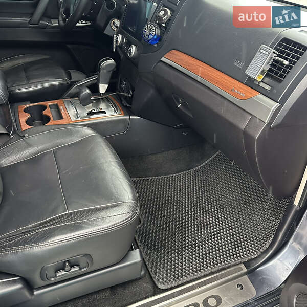 Внедорожник / Кроссовер Mitsubishi Pajero Wagon 2008 в Киеве