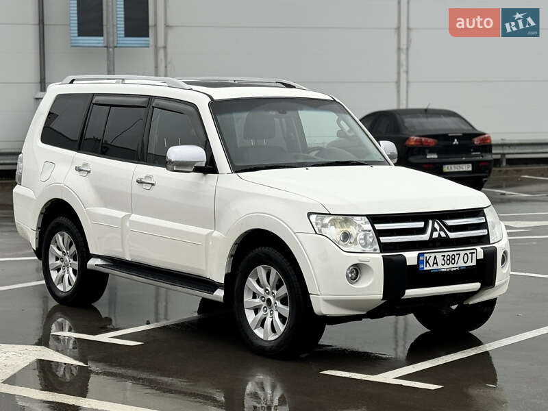 Внедорожник / Кроссовер Mitsubishi Pajero Wagon 2011 в 