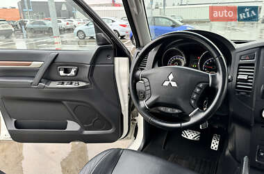 Внедорожник / Кроссовер Mitsubishi Pajero Wagon 2011 в 