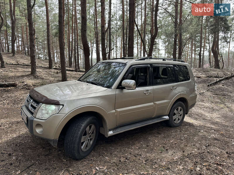 Внедорожник / Кроссовер Mitsubishi Pajero Wagon 2007 в Киеве