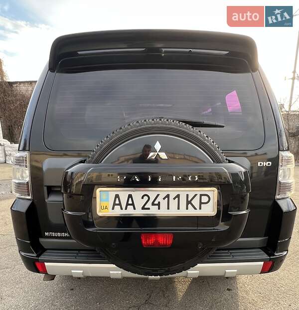 Внедорожник / Кроссовер Mitsubishi Pajero Wagon 2011 в Киеве