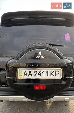 Внедорожник / Кроссовер Mitsubishi Pajero Wagon 2011 в 