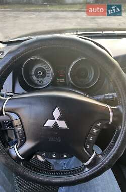 Внедорожник / Кроссовер Mitsubishi Pajero Wagon 2011 в 