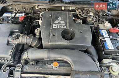 Внедорожник / Кроссовер Mitsubishi Pajero Wagon 2011 в 