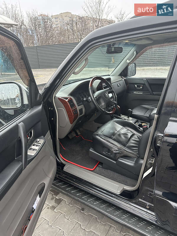 Внедорожник / Кроссовер Mitsubishi Pajero Wagon 2004 в Николаеве