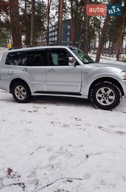 Внедорожник / Кроссовер Mitsubishi Pajero Wagon 2005 в 