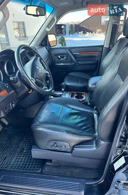 Внедорожник / Кроссовер Mitsubishi Pajero Wagon 2008 в 