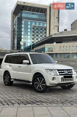 Mitsubishi Pajero Wagon 2013