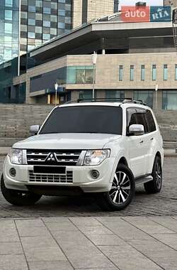 Позашляховик / Кросовер Mitsubishi Pajero Wagon 2013 в Харкові