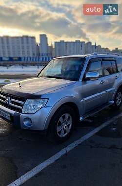 Внедорожник / Кроссовер Mitsubishi Pajero Wagon 2008 в Киеве