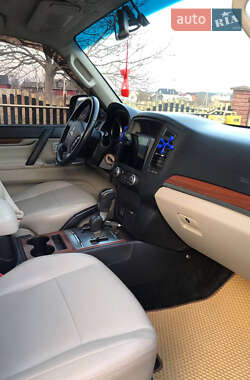 Позашляховик / Кросовер Mitsubishi Pajero Wagon 2007 в 
