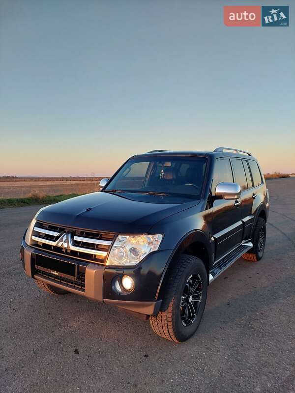 Внедорожник / Кроссовер Mitsubishi Pajero Wagon 2008 в 