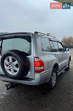 Внедорожник / Кроссовер Mitsubishi Pajero Wagon 2006 в 
