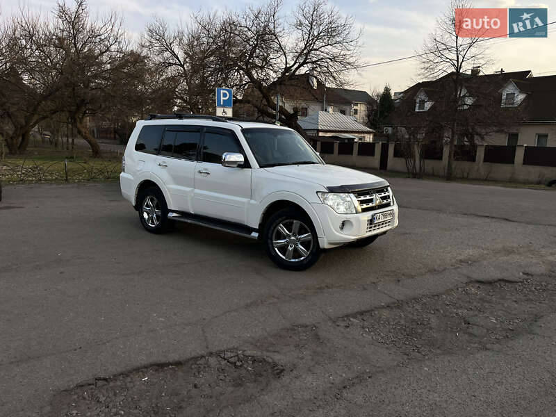 Mitsubishi Pajero Wagon 2013