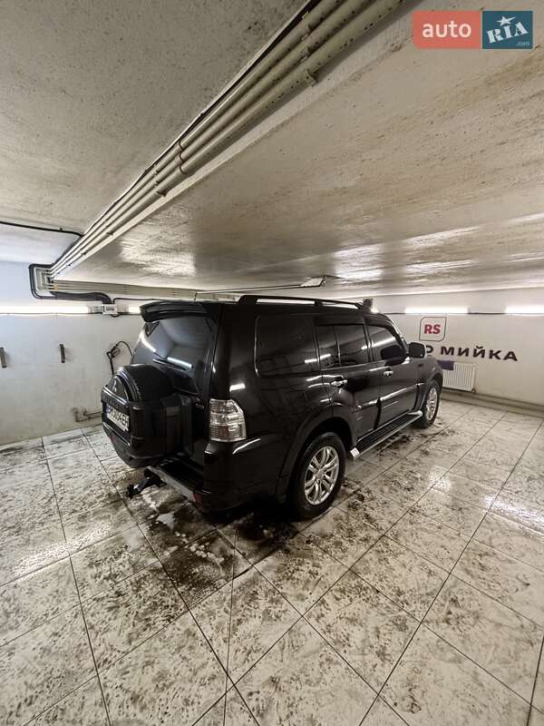 Внедорожник / Кроссовер Mitsubishi Pajero Wagon 2014 в Харькове