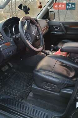 Внедорожник / Кроссовер Mitsubishi Pajero Wagon 2008 в 