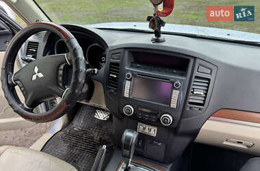 Внедорожник / Кроссовер Mitsubishi Pajero Wagon 2007 в 