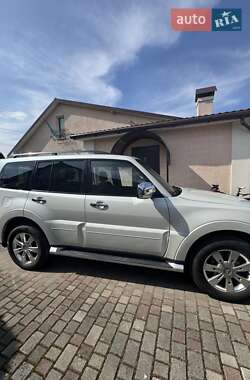 Mitsubishi Pajero Wagon 2014
