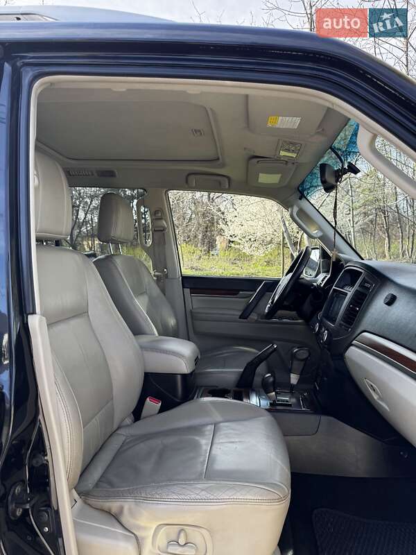 Позашляховик / Кросовер Mitsubishi Pajero Wagon 2006 в 