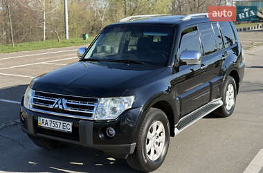Внедорожник / Кроссовер Mitsubishi Pajero Wagon 2009 в 