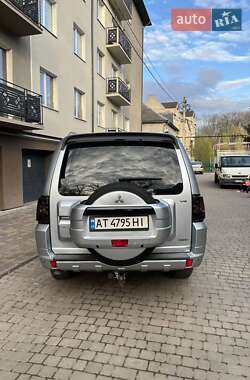 Позашляховик / Кросовер Mitsubishi Pajero Wagon 2008 в 