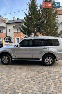 Позашляховик / Кросовер Mitsubishi Pajero Wagon 2008 в 