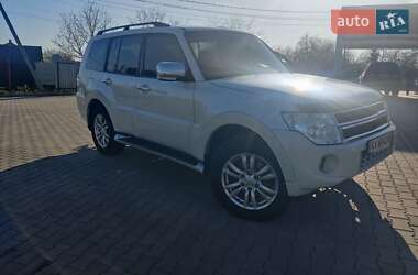 Внедорожник / Кроссовер Mitsubishi Pajero Wagon 2014 в 