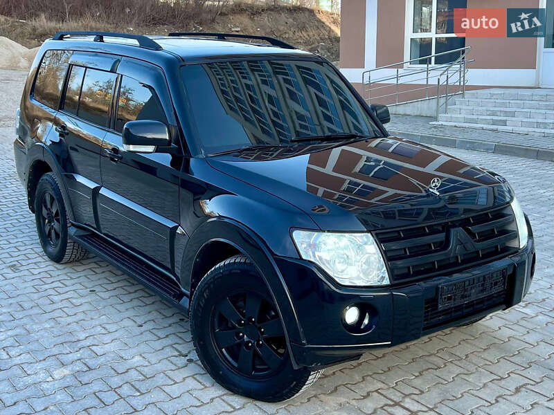 Внедорожник / Кроссовер Mitsubishi Pajero Wagon 2008 в 